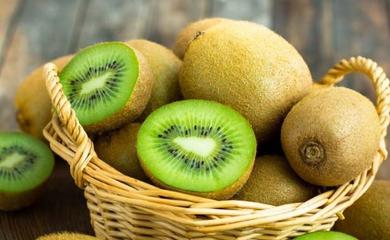 農村小伙種植獼猴桃，一年實現財富飛速增長的成功之路